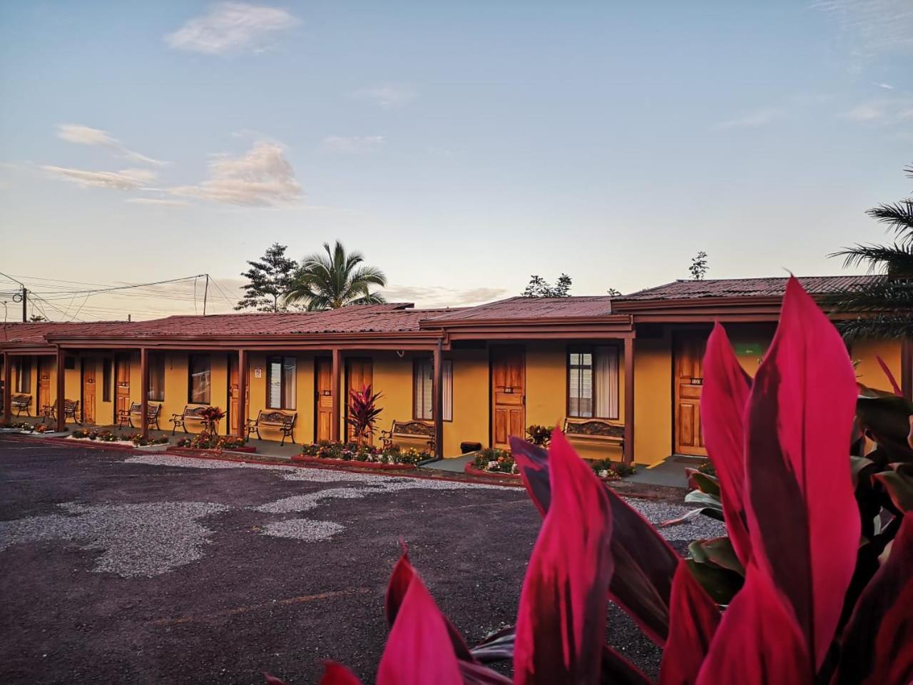 Hotel Destinos Arenal La Fortuna Exteriör bild